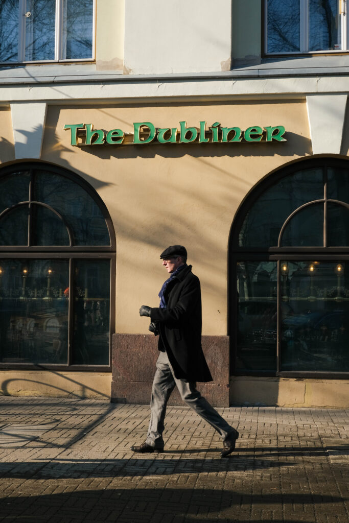 Tallinn, valgus, varjud, vari, inimene, tänav, tänavafoto, streetstyle, street, dubliner