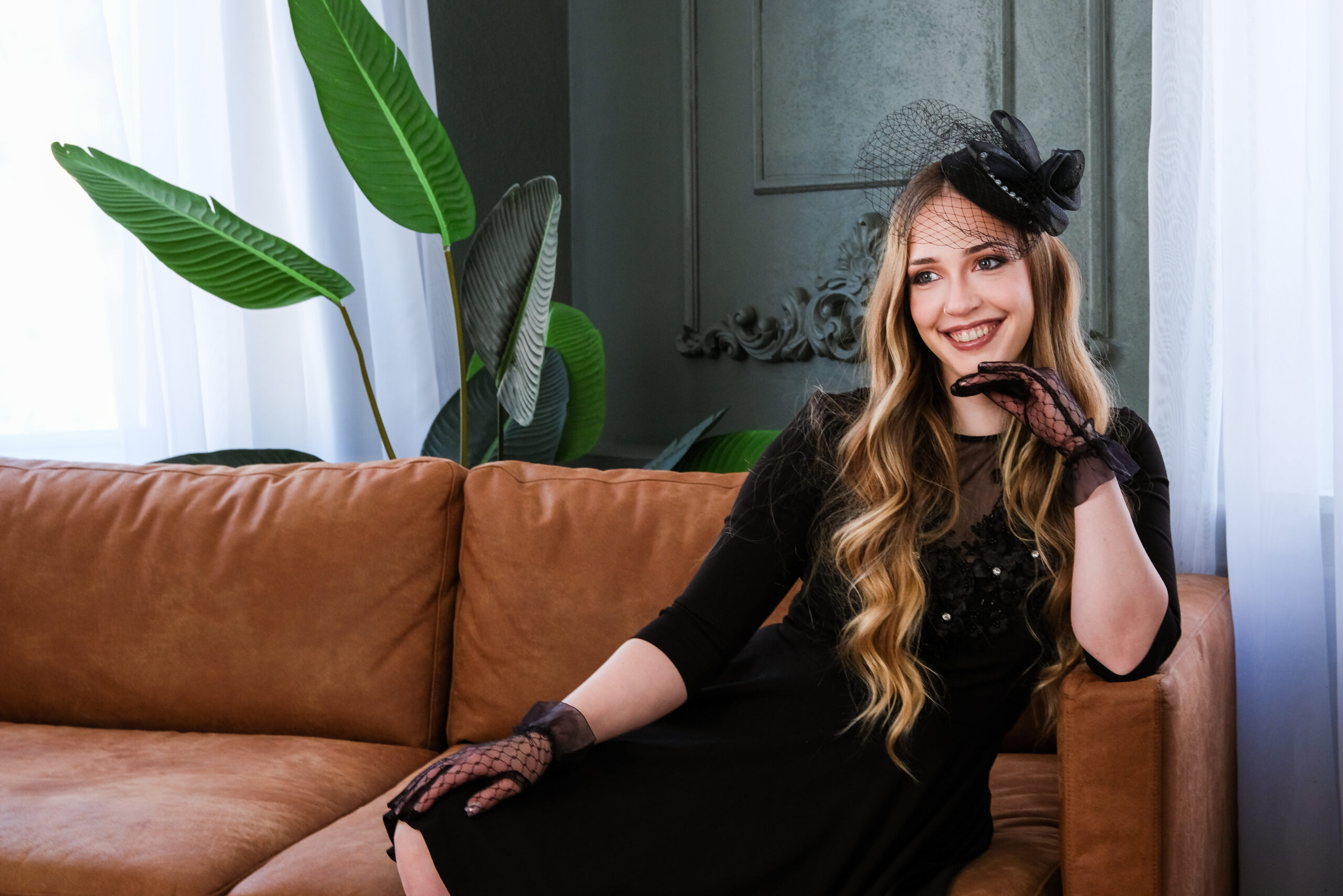 Pärnu, portree, Eesti, ilus, kevad, stuudio, inimene, naeratus, modell, black, style, stiil, stiilne, british, mood