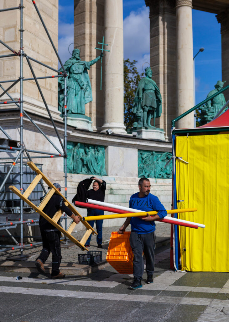 budapest, tänavafoto, ungary, streetphoto, värvid, töötajad,