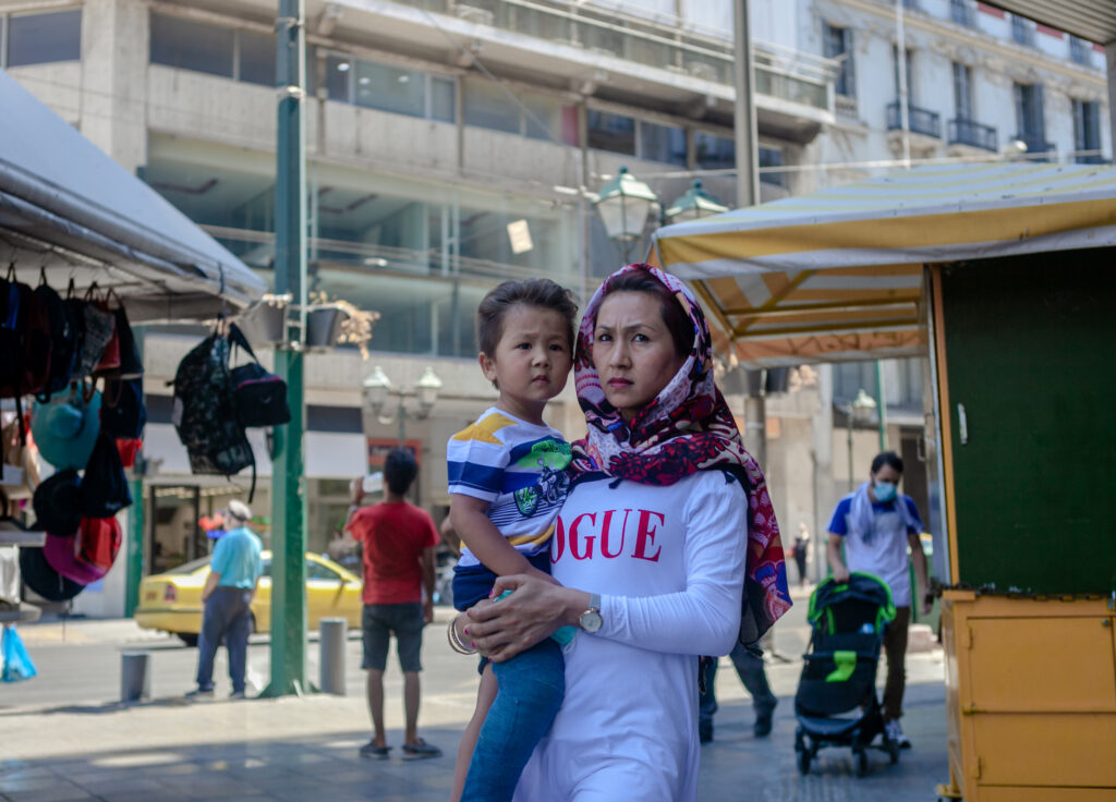 Ateena, Athens, Kreeka, laps, ema, tänaval, street, streetphoto, family, Europe