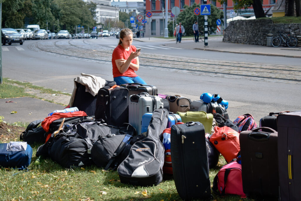 Riga, Riia, Läti, tänavafoto, tänav, luggage, pagas, tüdruk, street, Riga, streetstyle