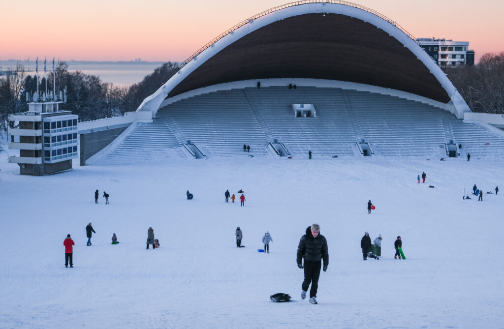 Tallinn, tänav, tänafoto, talv, lumi, kelgutama, lauluväljak, päikeseloojang, meri, lumi