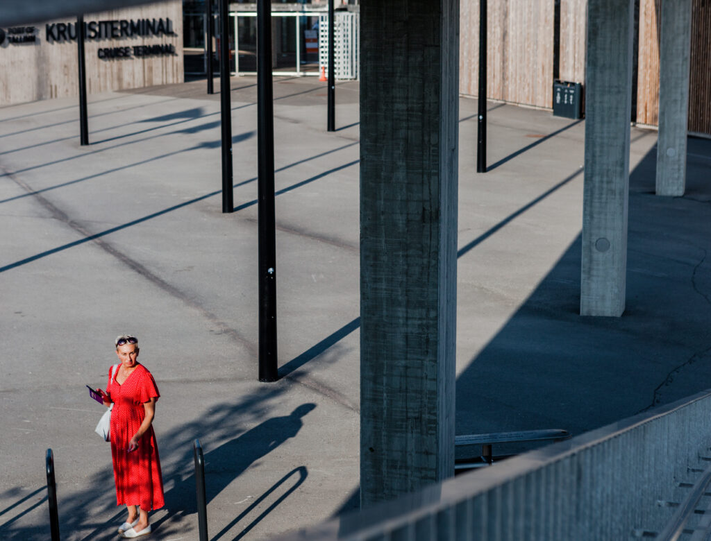 Tallinn, tänav, tänafoto, kruiisiterminal, naine
